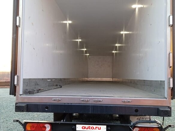 2021 Iveco Stralis, белый, 8650000 рублей - вид 4