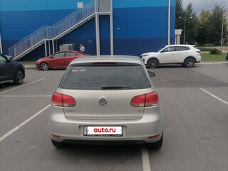 2011 Volkswagen Golf VI, серебристый, 800000 рублей, вид 3