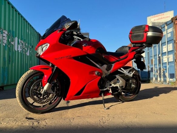 2014 Honda VFR 800, пурпурный, 850000 рублей