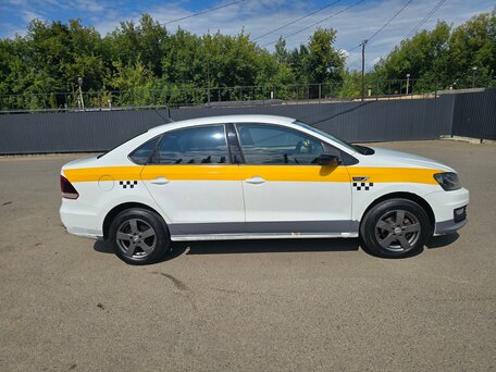 2019 Volkswagen Polo V Рестайлинг, белый, 590000 рублей, вид 2