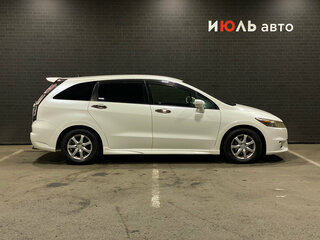 2011 Honda Stream II Рестайлинг, белый, 1249000 рублей, вид 4