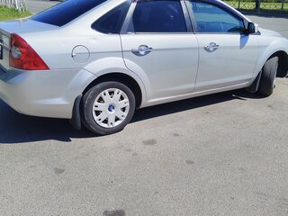 2009 Ford Focus II Рестайлинг, серебристый, 630000 рублей, вид 2