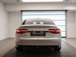 2016 Audi S8 III (D4) Рестайлинг, серебристый, 10900000 рублей, вид 5