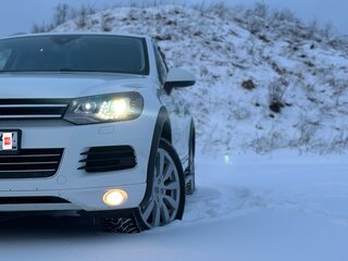 2013 Volkswagen Touareg II, белый, 2599000 рублей, вид 4