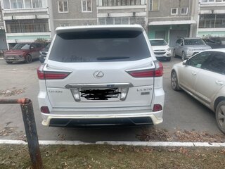 2011 Lexus LX 570 III, белый, 4000000 рублей, вид 3