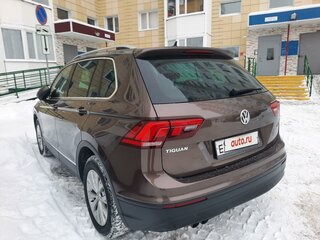 2017 Volkswagen Tiguan II, коричневый, 2000000 рублей, вид 5