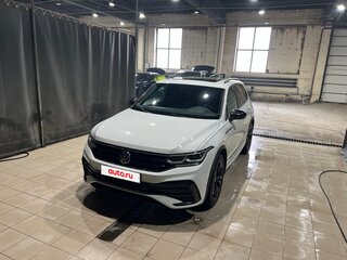 2021 Volkswagen Tiguan II Рестайлинг, белый, 3989000 рублей, вид 2