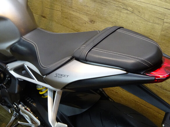 2018 Triumph Street Triple, серый, 760000 рублей - вид 6