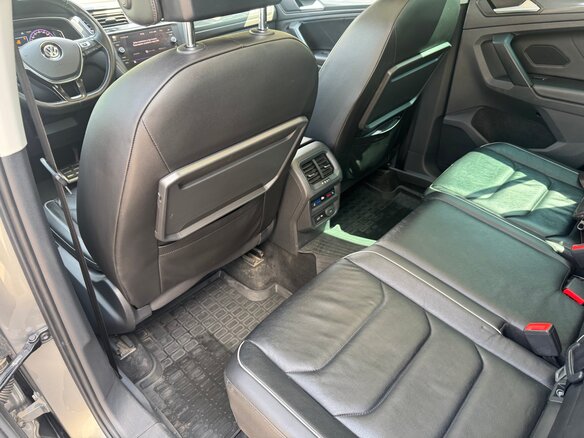 2019 Volkswagen Tiguan II, серебристый - вид 20