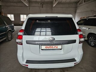 2015 Toyota Land Cruiser Prado 6-speed 150 Series Рестайлинг 1, белый, 3700000 рублей, вид 4