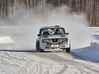2008 Lada (ВАЗ) 2105, белый, 1500000 рублей, вид 3