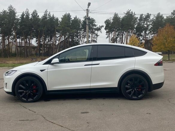2020 Tesla Model X Performance I, белый, 6150000 рублей - вид 2