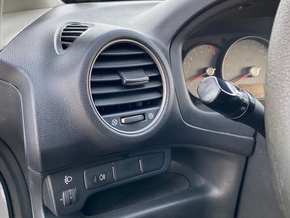 2007 Kia Carens II (UN), серебристый - вид 14