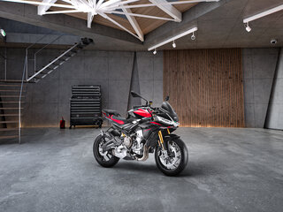 2026 Aprilia Tuono 660, чёрный, 1800000 рублей, вид 2