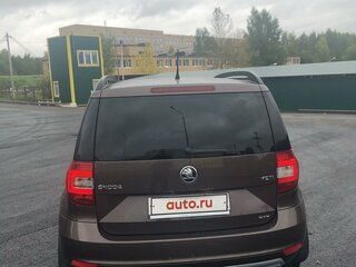 2015 Skoda Yeti I Рестайлинг, коричневый, 1850000 рублей, вид 4