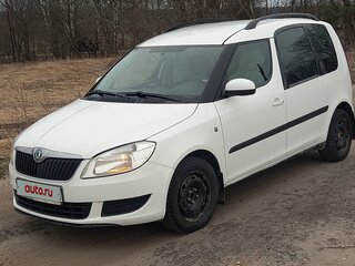 2012 Skoda Roomster I Рестайлинг, белый, 700000 рублей, вид 1