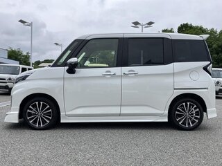 2023 Toyota Roomy I Рестайлинг, белый, 844000 рублей, вид 5