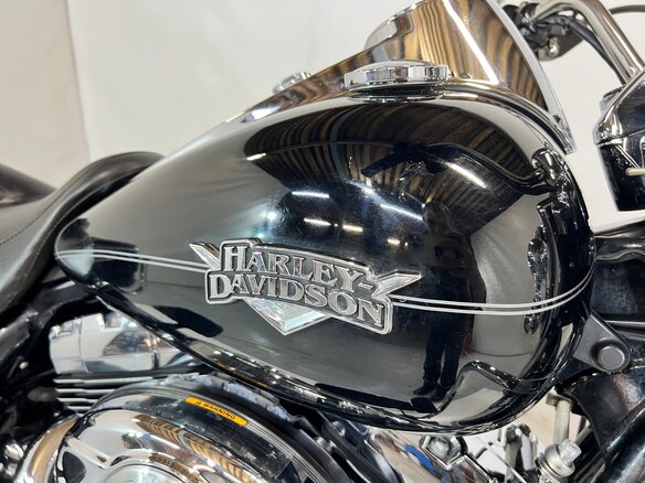 2011 Harley-Davidson Road King, чёрный, 710000 рублей - вид 15