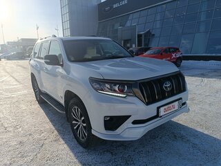 2021 Toyota Land Cruiser Prado 150 Series Рестайлинг 3, белый, 8700000 рублей, вид 3