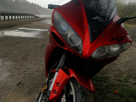 2005 Yamaha YZF-R1, красный, 785000 рублей, вид 2