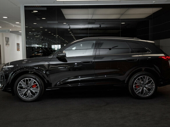 2026 Audi Q5 L III (GU), чёрный, 6399000 рублей - вид 9