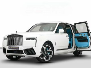 2026 Rolls-Royce Cullinan Black Badge I Рестайлинг (Series II), белый, 64500000 рублей, вид 3