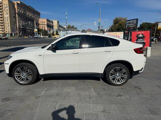 2013 BMW X6 M50d I (E71) Рестайлинг, белый, 2600000 рублей, вид 4