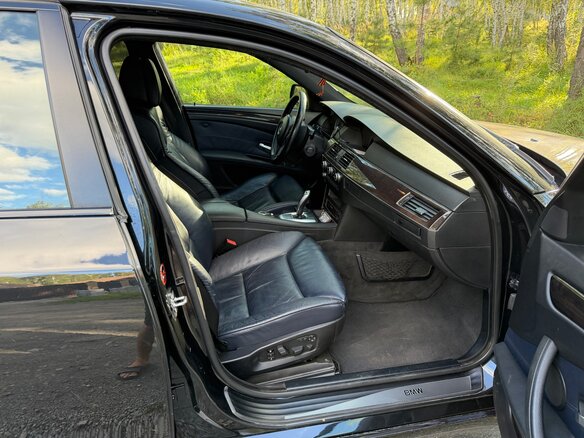 2008 BMW 5 серии 525xi V (E60/E61) Рестайлинг, чёрный, 1050000 рублей - вид 8