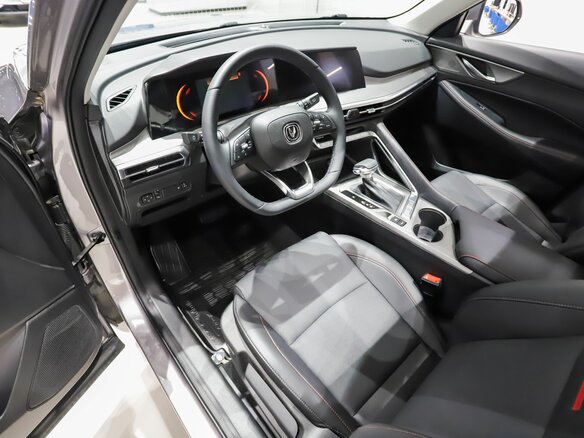 2025 Changan CS35 Plus I Рестайлинг, серебристый - вид 9