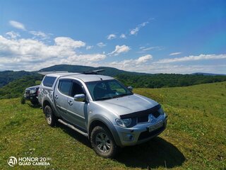 2013 Mitsubishi L200 IV, серебристый, 1990000 рублей, вид 2