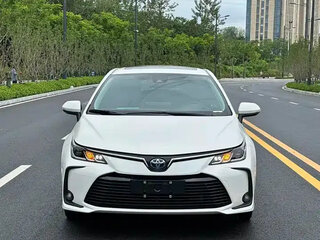 2022 Toyota Corolla XII (E210), белый, 1670000 рублей, вид 3
