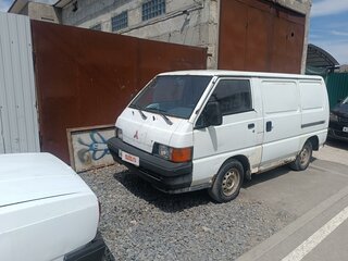 1989 Mitsubishi L300 II, белый, 200000 рублей, вид 2