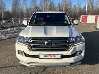 2016 Toyota Land Cruiser 200 Series Рестайлинг 2, белый, 6500000 рублей, вид 1