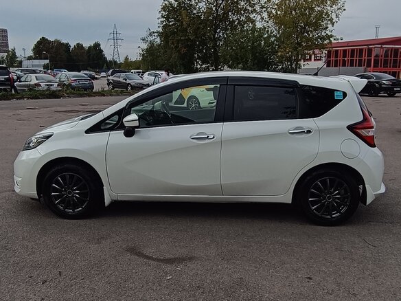 2020 Nissan Note II Рестайлинг, белый, 1300000 рублей - вид 5