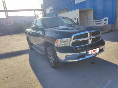 2019 Ram 1500 Quad Cab IV (DS/DJ), чёрный, 4990000 рублей, вид 3