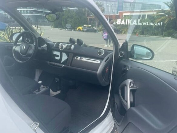 2013 Smart Fortwo II, белый, 700000 рублей - вид 4