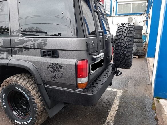 2011 Toyota Land Cruiser 76 70 Series Рестайлинг 1, серый, 5200000 рублей - вид 5