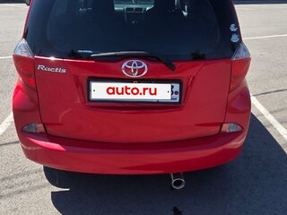 2011 Toyota Ractis II, красный, 1100000 рублей, вид 3