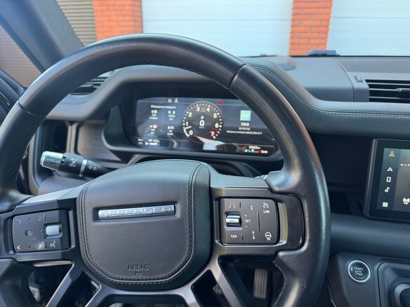 2020 Land Rover Defender 110 II, чёрный, 7000000 рублей - вид 20
