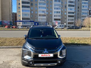 2022 Mitsubishi Xpander Cross I, серый, 2000000 рублей, вид 3