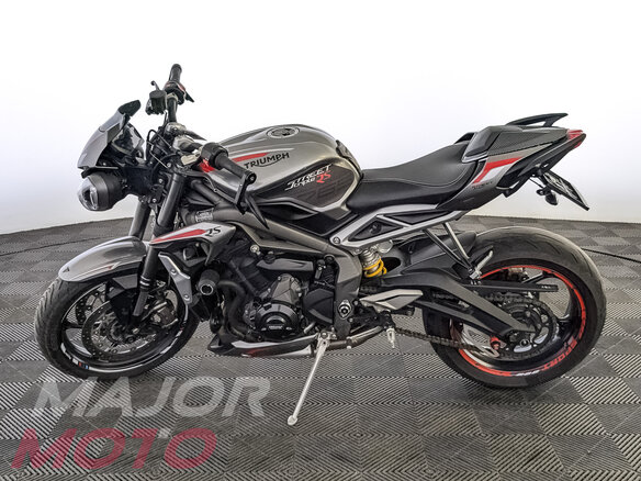 2020 Triumph Street Triple, серый - вид 14