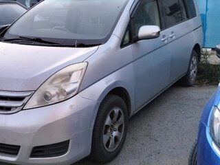 2010 Toyota ISis I Рестайлинг, серебристый, 790000 рублей, вид 3