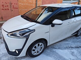 2018 Toyota Sienta II, белый, 1680000 рублей, вид 1
