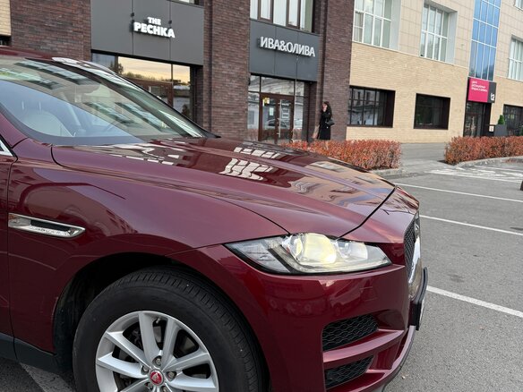 2017 Jaguar F-Pace I, красный, 2349000 рублей - вид 16