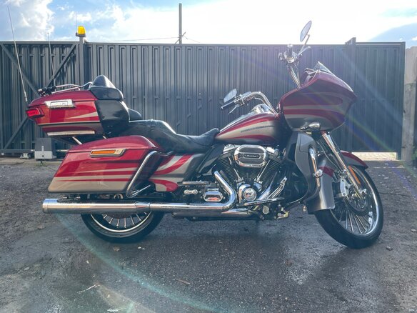 2016 Harley-Davidson CVO Road Glide, красный, 2700000 рублей - вид 5
