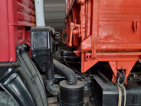 1993 КамАЗ 55102, красный, 750000 рублей, вид 3