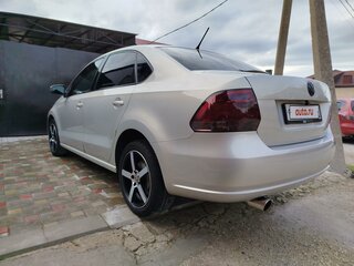 2014 Volkswagen Polo V, серебристый, 800000 рублей, вид 3