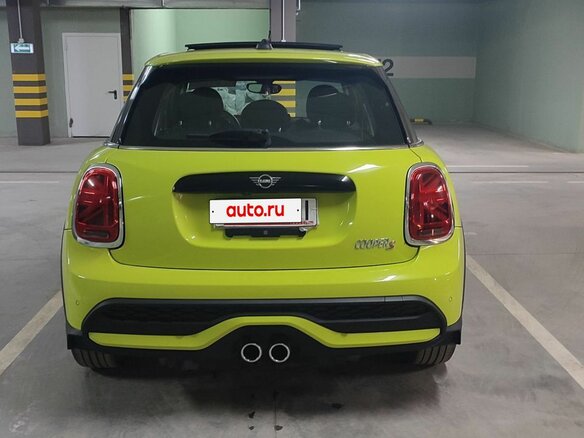 2023 Mini Hatch Cooper S III (F55/F56) Рестайлинг 2, зелёный, 3300000 рублей - вид 4