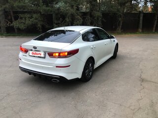 2019 Kia Optima IV Рестайлинг, белый, 1520000 рублей, вид 4