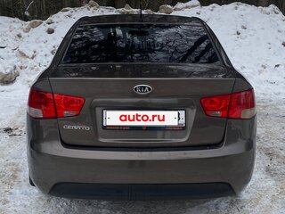 2013 Kia Cerato 6-speed II, бежевый, 900000 рублей, вид 4